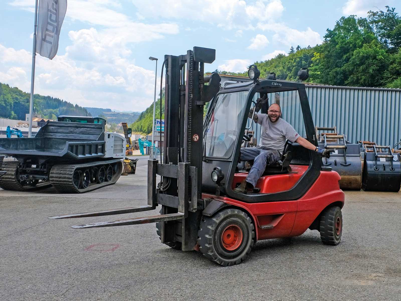 Team - Team - HAND Baumaschinen AG